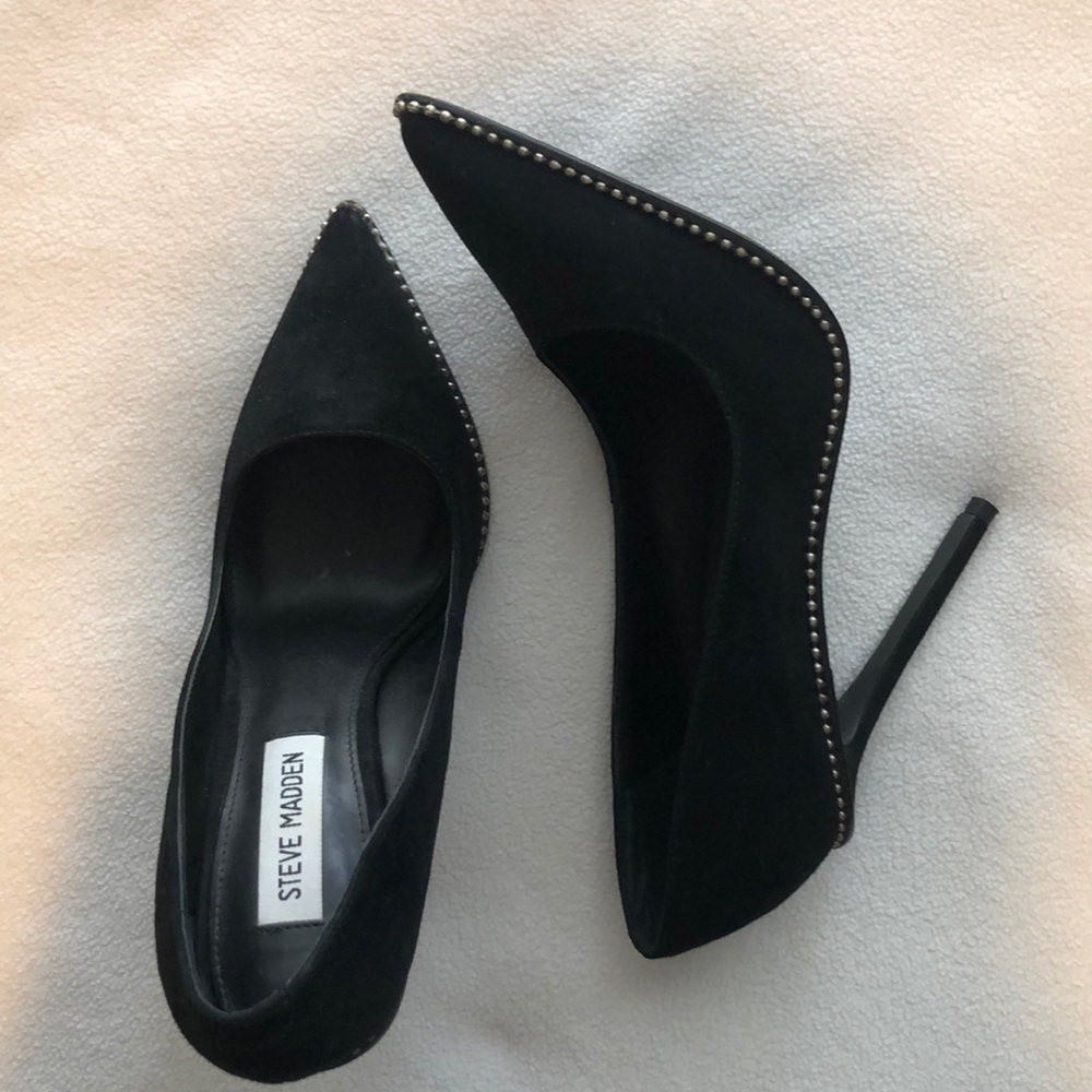 Steve Madden Suede Black Studded Pumps